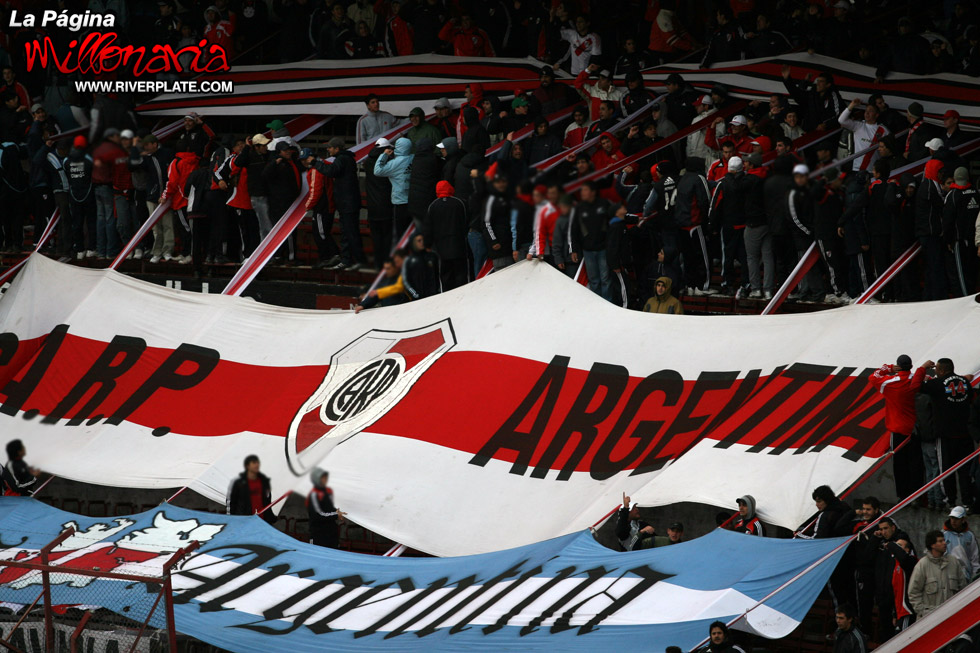 River Plate vs Gimnasia LP (AP 2009) 9